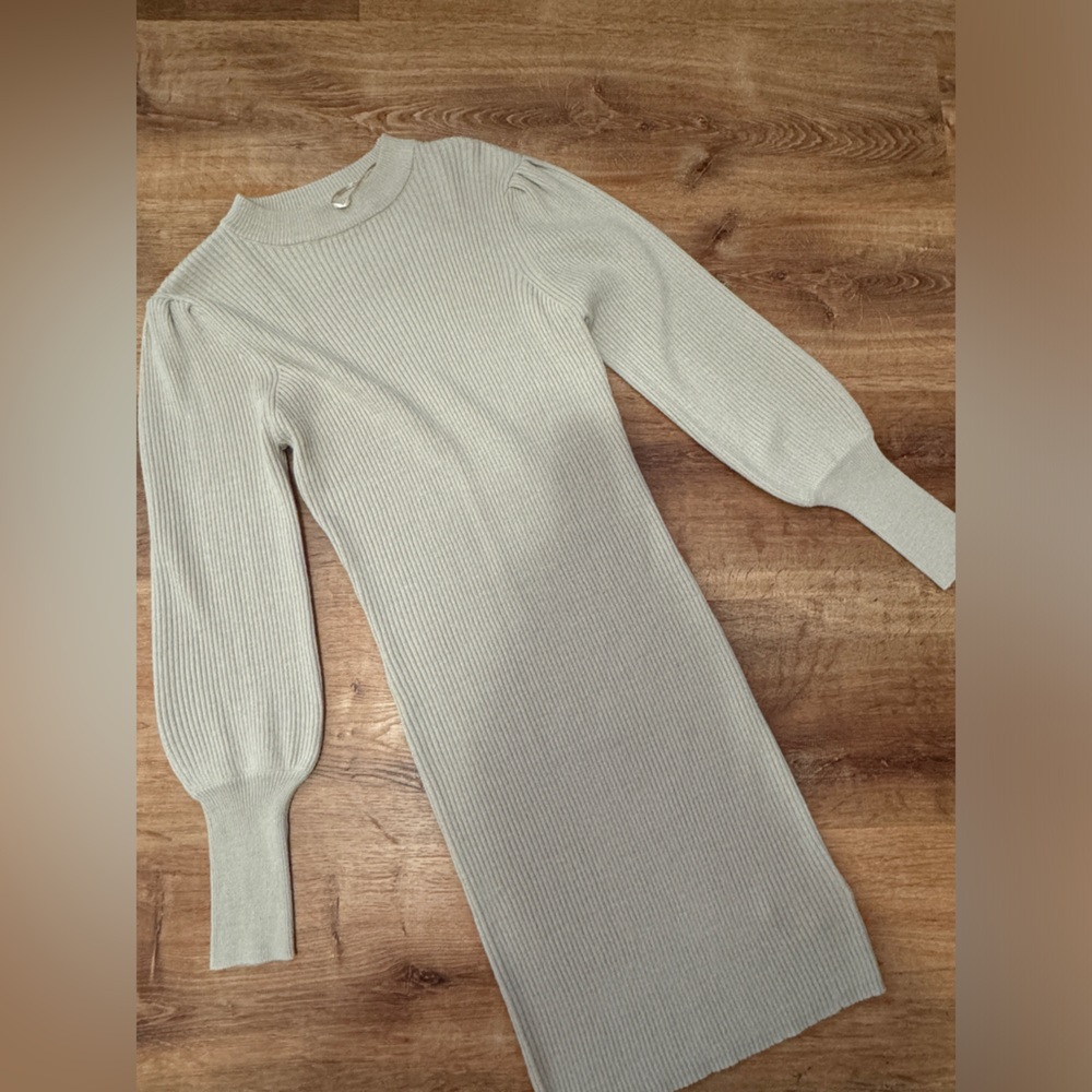 Women’s dress